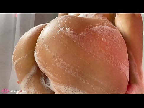 ❤️ La morena es masturba el cony amb un vibrador fins a un orgasme intens a la dutxa ❌ Porno al ca.hentaiser.ru ️❤
