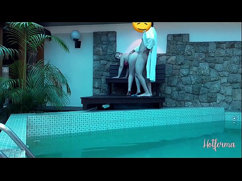 ❤️ El cap convida la criada a la piscina, però no va poder resistir-se a una calor ❌ Porno al ca.hentaiser.ru ️❤